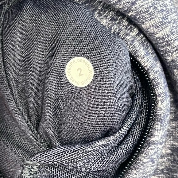 Lululemon Run Briskly 1/2 Zip - Picture 7 of 7